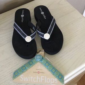 “Switch Flops with extra set of straps!